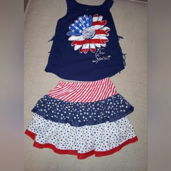 Red, White, and Blue Star and daisy Skirt Set, size 5T - Picture 2 of 2